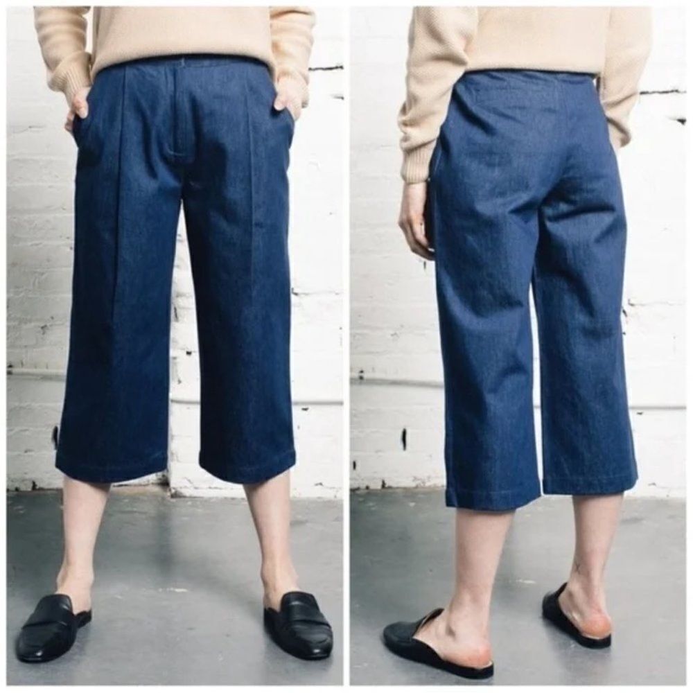 7115 by Szeki Spring Cropped Trouser in Indigo